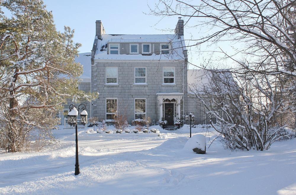 All Suites Whitney Manor Kingston Exterior photo
