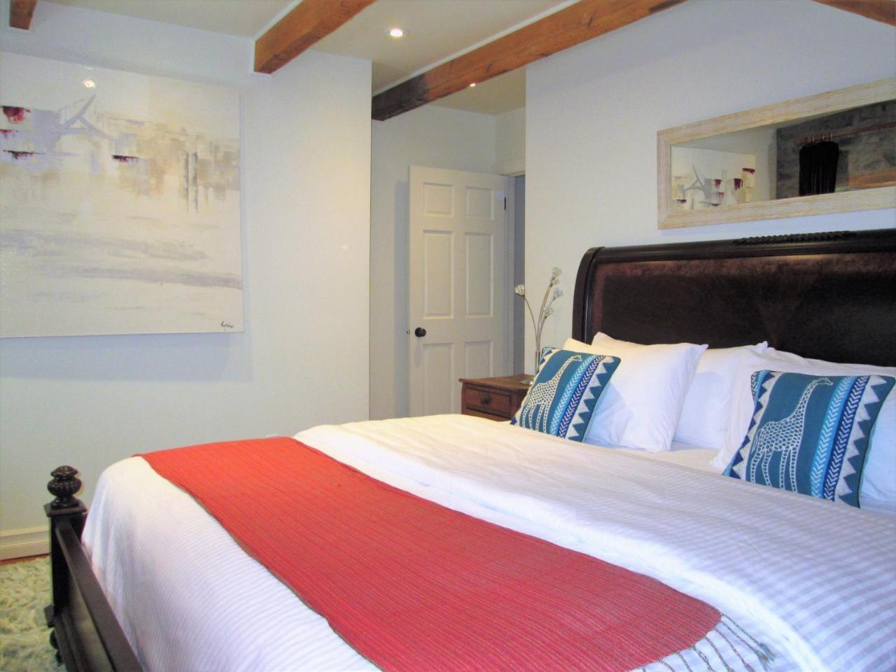 All Suites Whitney Manor Kingston Room photo